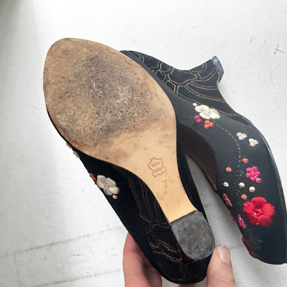Vintage Sam Edelman Black Suede Wedge Floral Embroidered Heels 7 - Picture 11 of 11